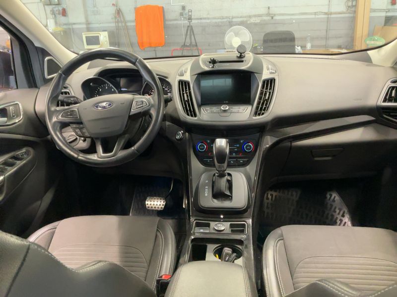 Ford Kuga 2.0 TDCi Titanium 2017 – снимка 17