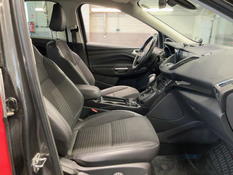 Ford Kuga 2.0 TDCi Titanium 2017 – снимка 16
