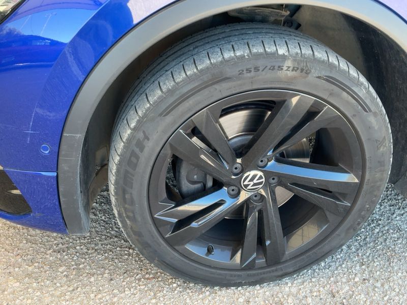 Volkswagen Tiguan 2.0 TDI R-Line 4Motion 2021 – снимка 3