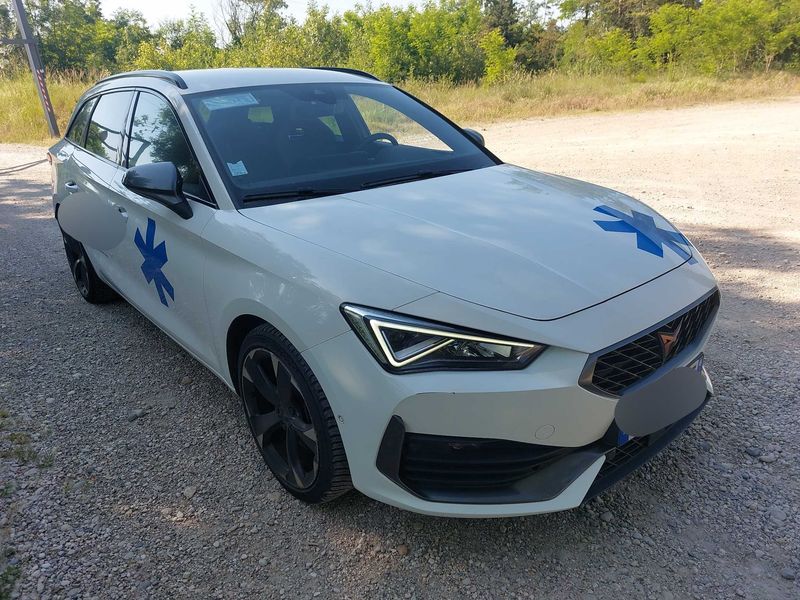 Cupra Leon Sportstourer 2.0 TDI V 2023 – снимка 6