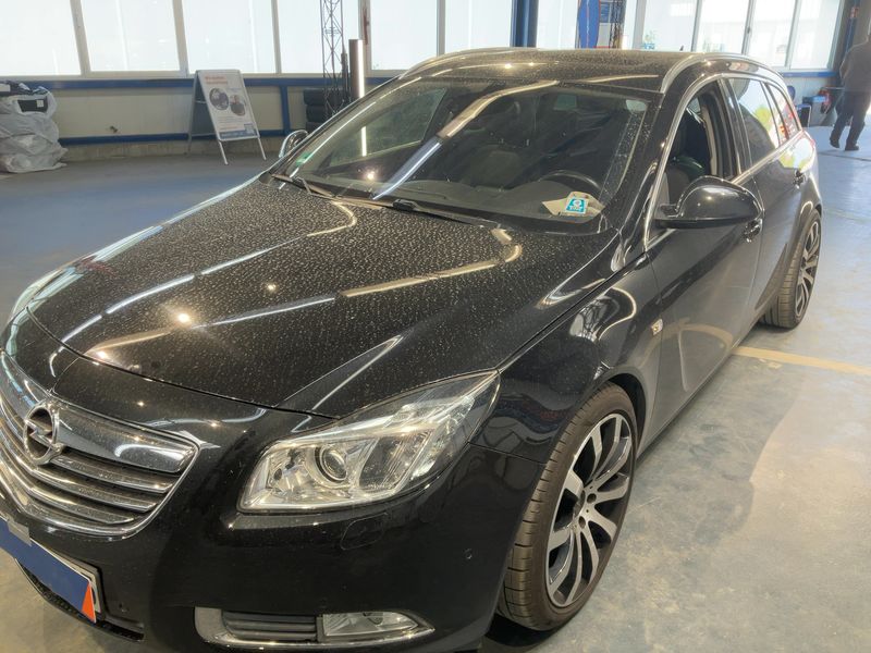 Opel Insignia Sports Tourer 2.0 Turbo Sport 4x4 2011 – снимка 1