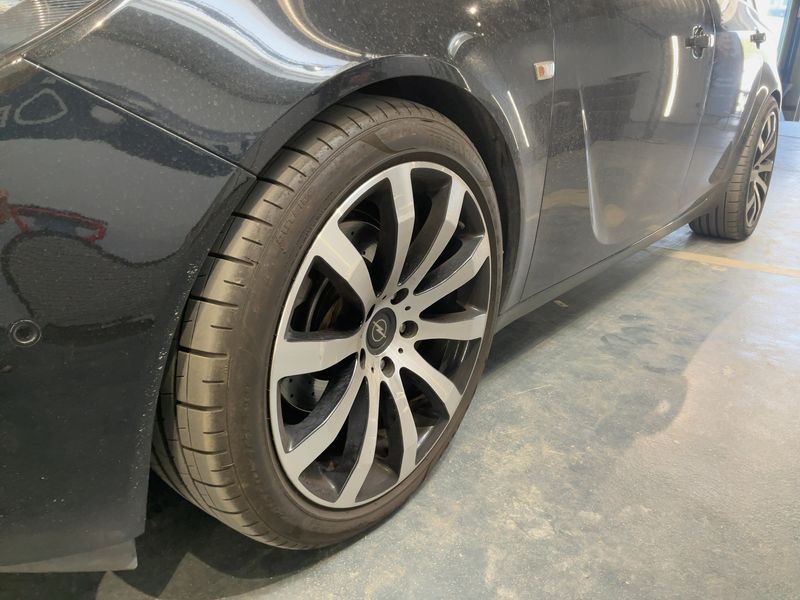Opel Insignia Sports Tourer 2.0 Turbo Sport 4x4 2011 – снимка 2