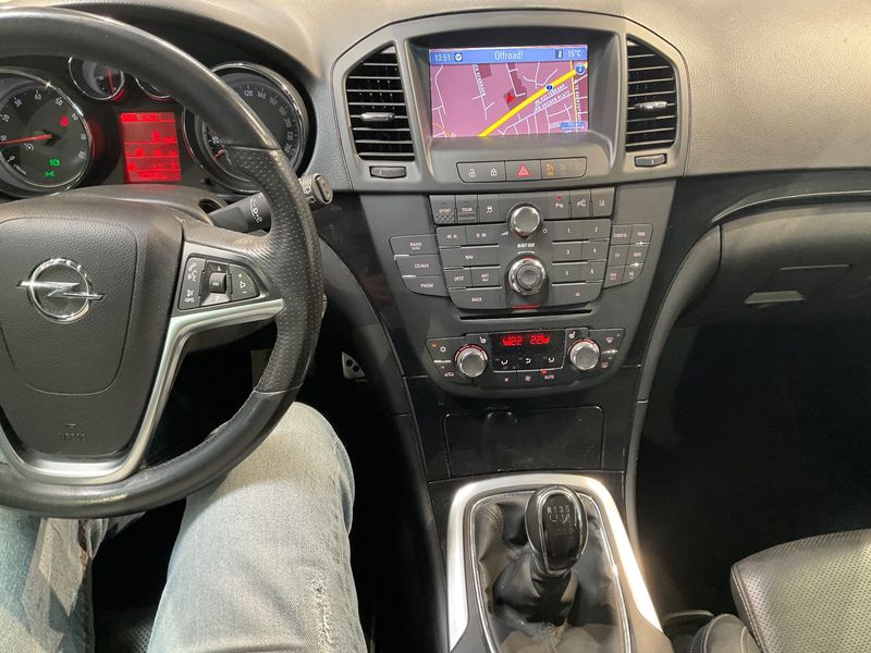 Opel Insignia Sports Tourer 2.0 Turbo Sport 4x4 2011 – снимка 18