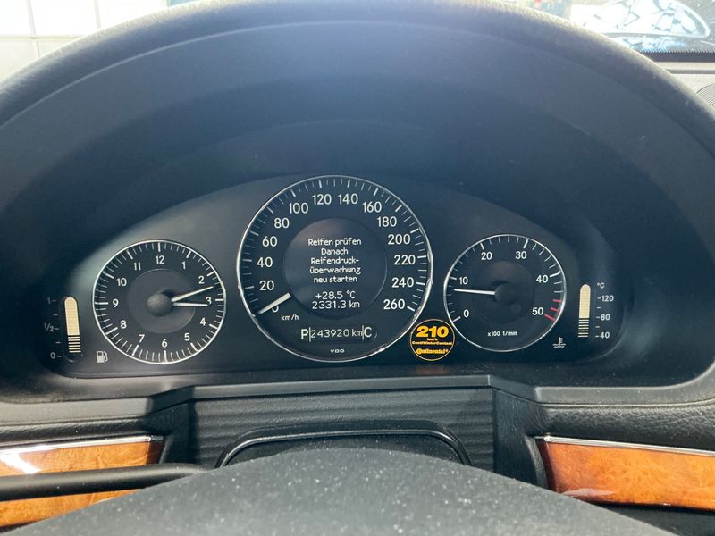 Mercedes-Benz E-Klasse E 220 CDI T Elegance 2007 – снимка 4