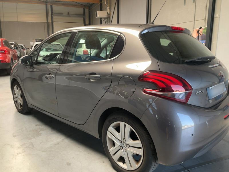 Peugeot 208 1.2 e-THP Allure Business 2018 – снимка 6
