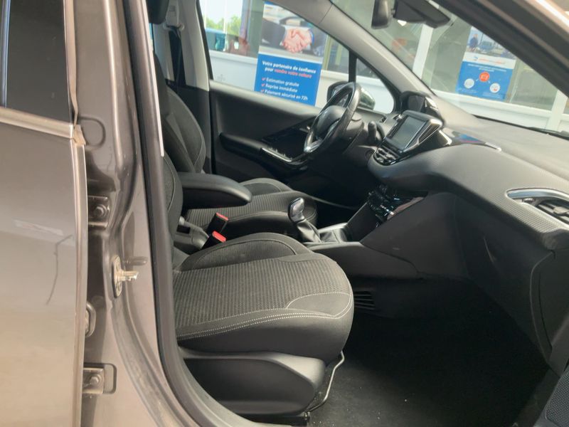 Peugeot 208 1.2 e-THP Allure Business 2018 – снимка 16