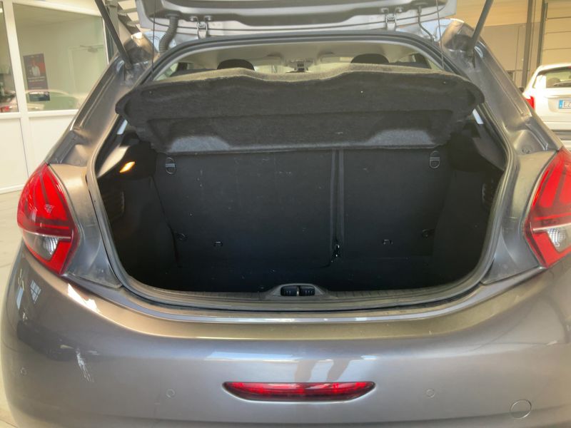 Peugeot 208 1.2 e-THP Allure Business 2018 – снимка 15