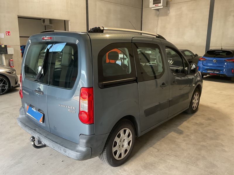 Peugeot Partner 1.6 HDi Esplanade 2010 – снимка 2
