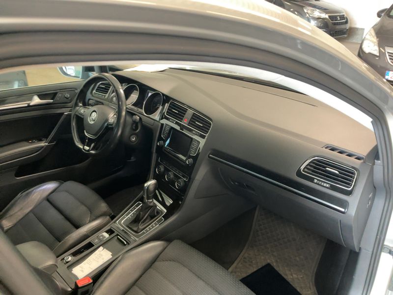 Volkswagen Golf VII 1.6 TDI Carat BlueMotion Tech 2014 – снимка 17