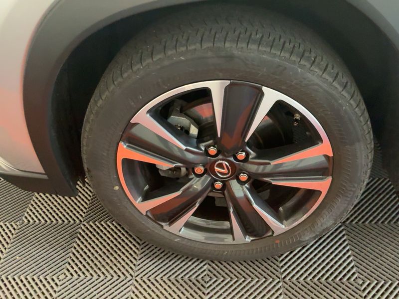 Lexus UX-Serie UX 250h E-Four Premium 2020 – снимка 3
