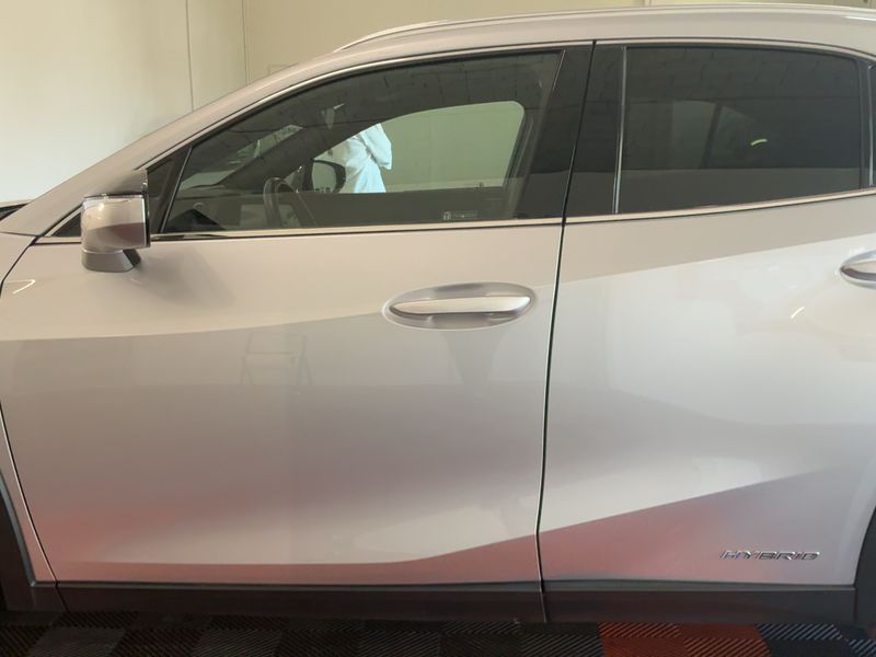 Lexus UX-Serie UX 250h E-Four Premium 2020 – снимка 4