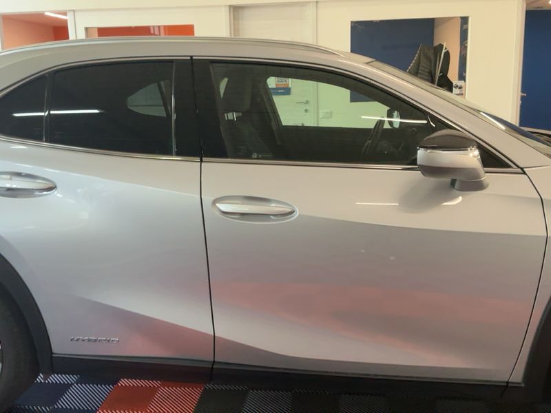 Lexus UX-Serie UX 250h E-Four Premium 2020 – снимка 10