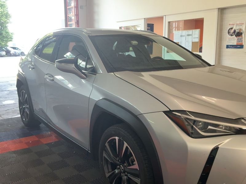 Lexus UX-Serie UX 250h E-Four Premium 2020 – снимка 12
