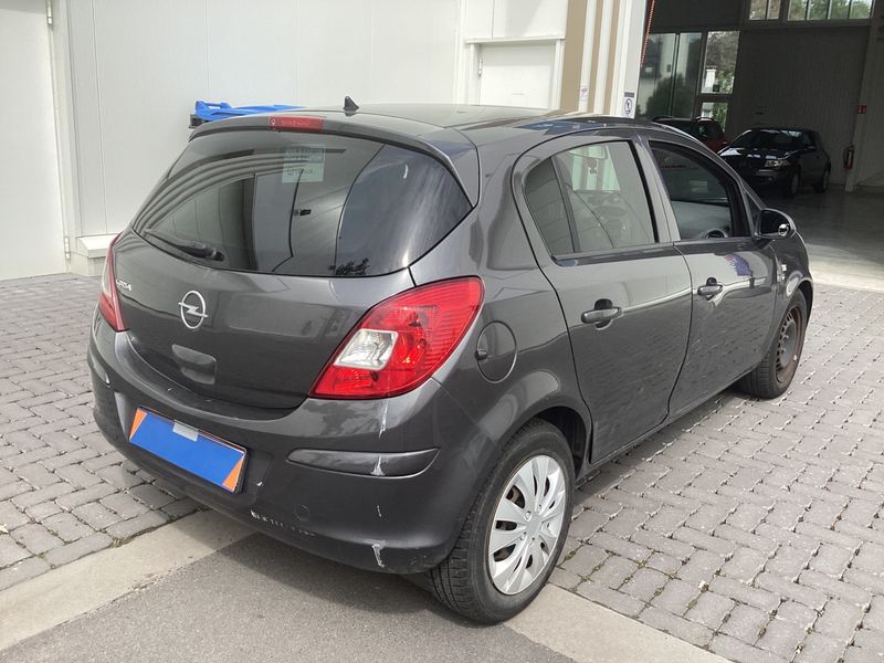 Opel Corsa 1.2 Edition "111 Jahre" 2010 – снимка 2