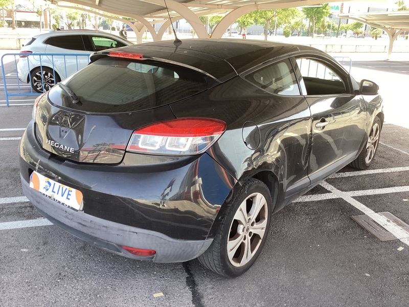 Renault Megane 1.6 Dynamique 2010 – снимка 2