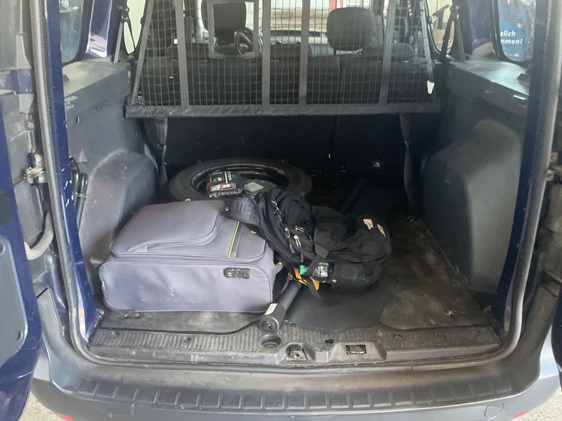 Dacia Dokker 1.6 SCe LPG Essential 2019 – снимка 36
