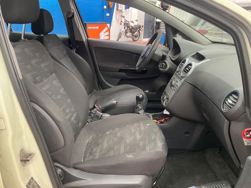Opel Corsa 1.3 CDTI Edition 2011 – снимка 3