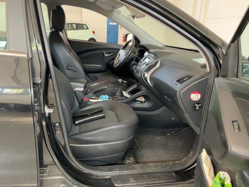 Hyundai ix35 1.7 CRDi Comfort 2WD 2012 – снимка 11