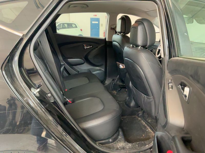 Hyundai ix35 1.7 CRDi Comfort 2WD 2012 – снимка 14