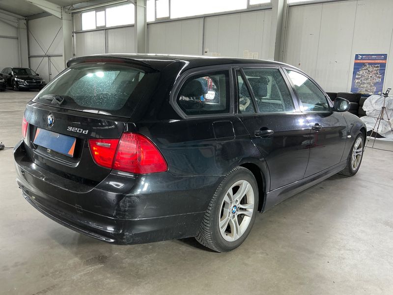 BMW 3er 320d 2009 – снимка 2