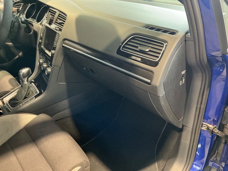 Volkswagen Golf VII 2.0 TSI R 4Motion BlueMotion Tech 2015 – снимка 25