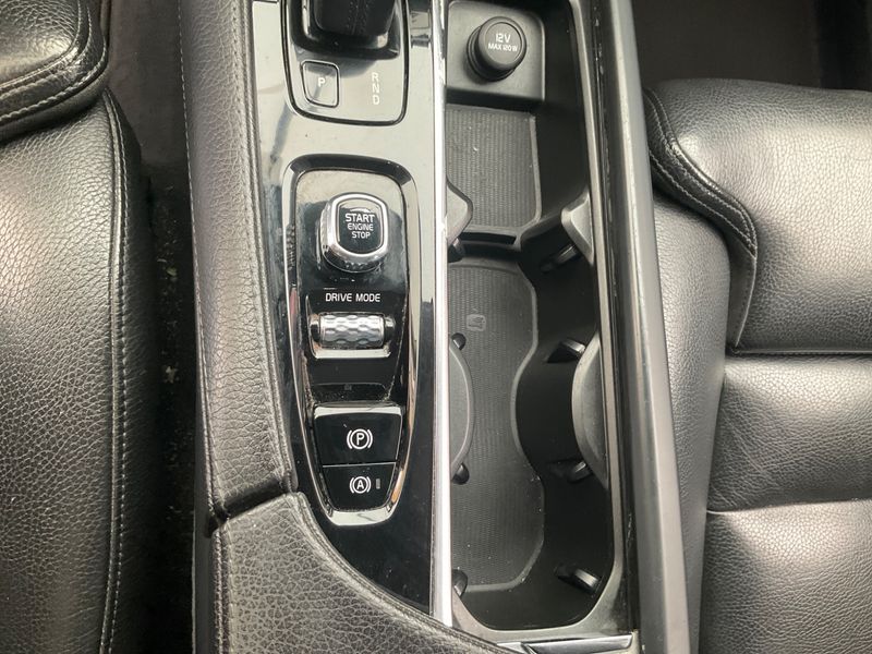 Volvo XC90 2.0 B5 Diesel Mild-Hybrid Momentum Pro AWD 2020 – снимка 30