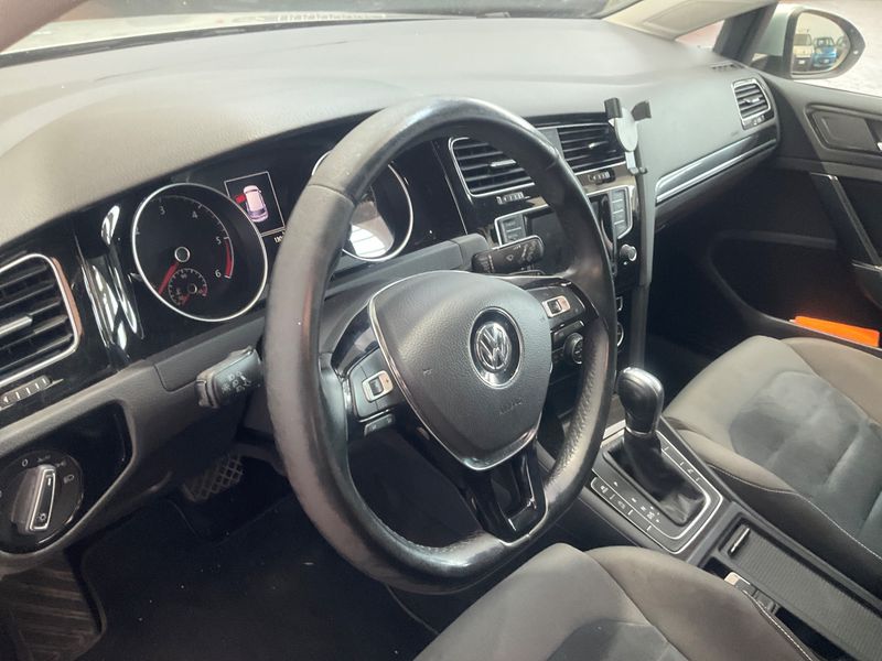 Volkswagen Golf VII 1.6 TDI Highline BlueMotion Tech 2014 – снимка 28