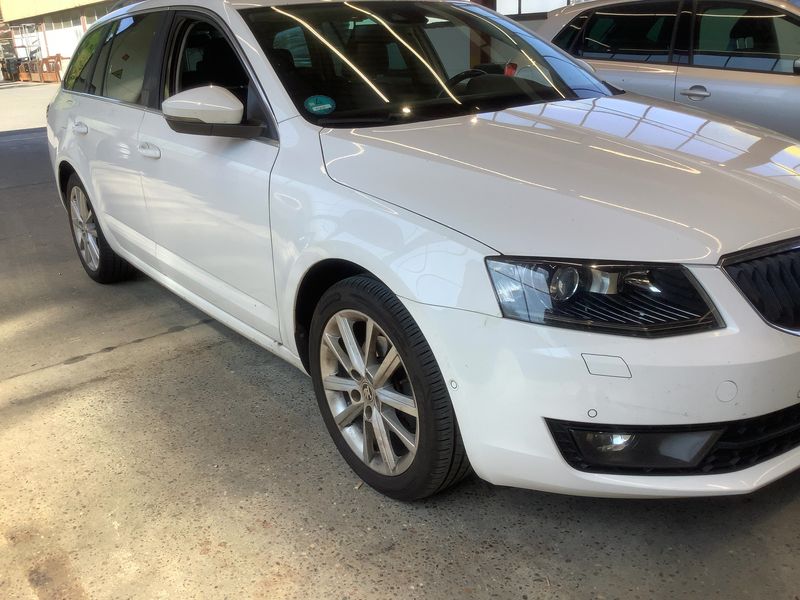 Skoda Octavia 2.0 TDI Elegance 2015 – снимка 12