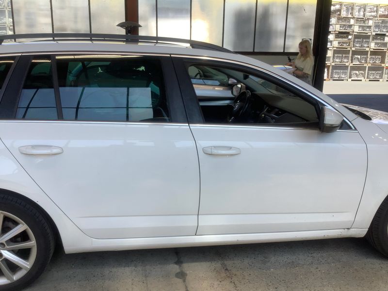Skoda Octavia 2.0 TDI Elegance 2015 – снимка 10