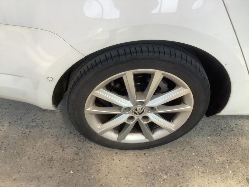 Skoda Octavia 2.0 TDI Elegance 2015 – снимка 9