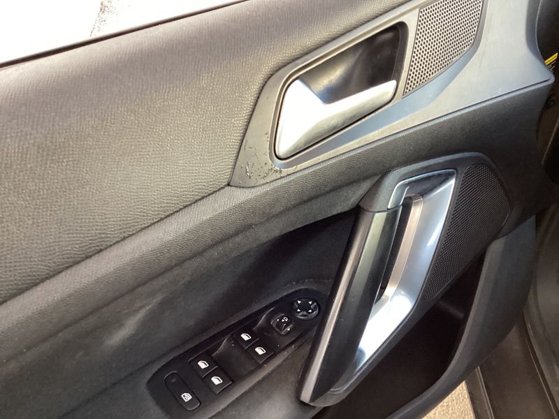 Peugeot 308 1.6 e-HDi Allure 2015 – снимка 22