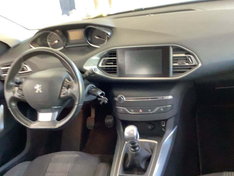 Peugeot 308 1.6 e-HDi Allure 2015 – снимка 17
