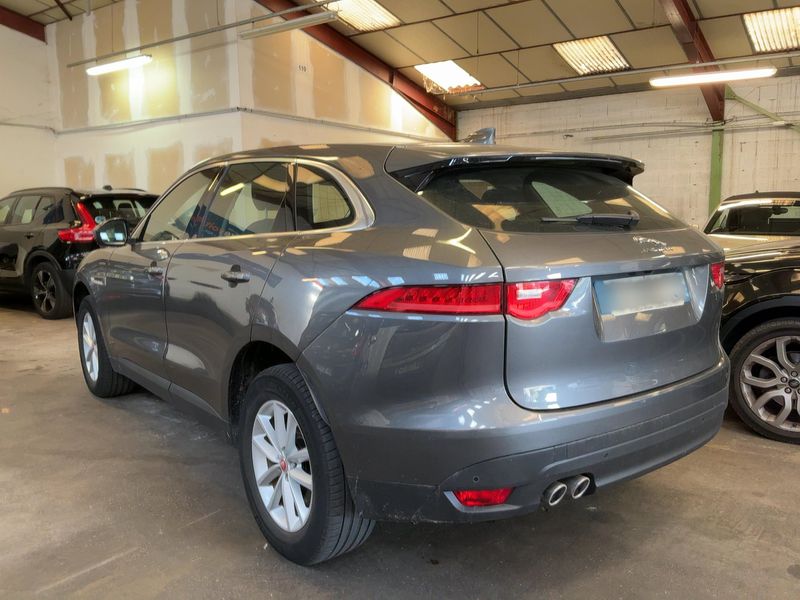 Jaguar F-Pace 20d Portfolio AWD 2016 – снимка 6