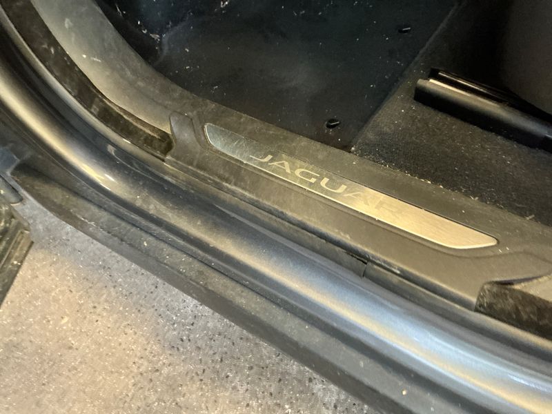 Jaguar F-Pace 20d Portfolio AWD 2016 – снимка 31