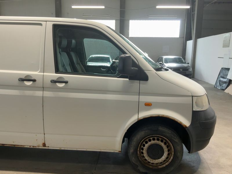 Volkswagen T5 Transporter 1.9 TDI Kasten 2007 – снимка 12