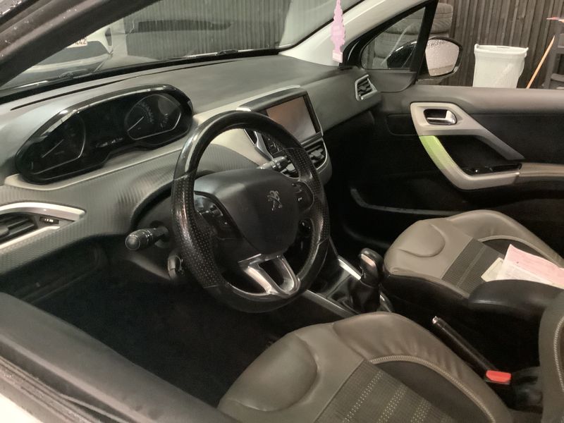 Peugeot 208 1.2 e-VTi Active 2015 – снимка 3