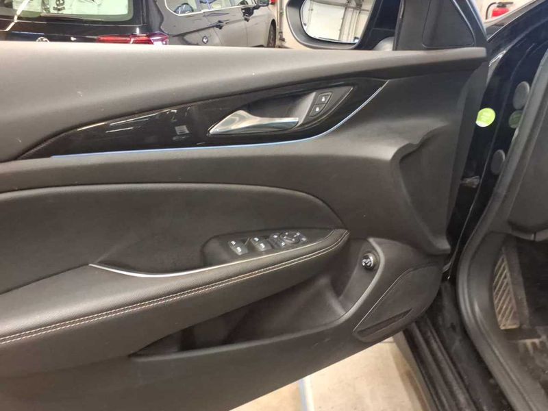 Opel Insignia 2.0 CDTI Ultimate 2022 – снимка 13