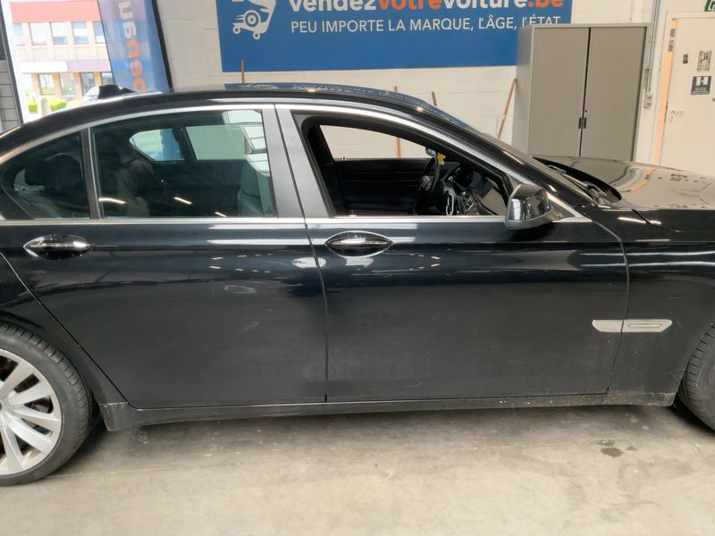 BMW 7er 740i 2010 – снимка 10