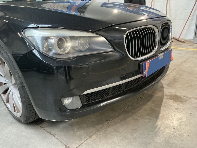 BMW 7er 740i 2010 – снимка 40