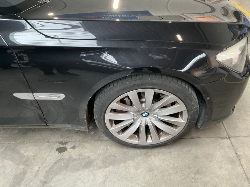 BMW 7er 740i 2010 – снимка 23