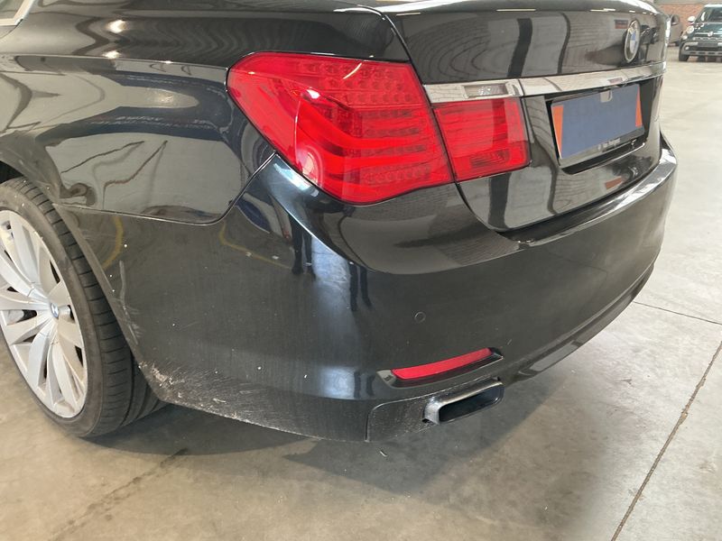 BMW 7er 740i 2010 – снимка 35