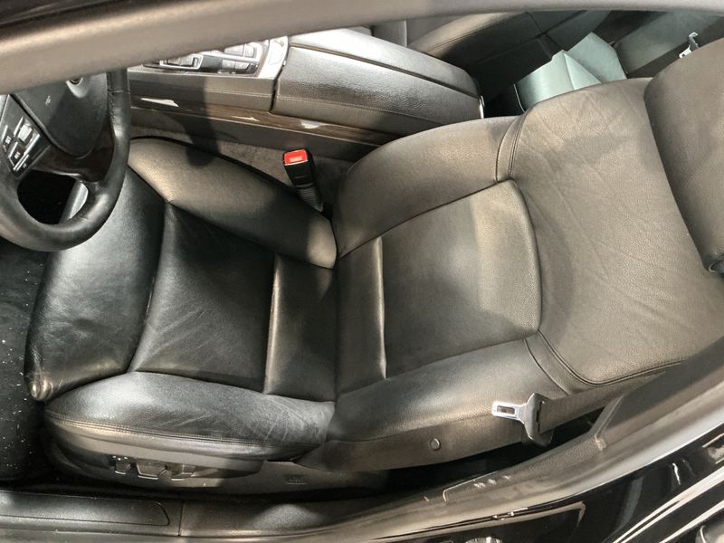 BMW 7er 740i 2010 – снимка 33