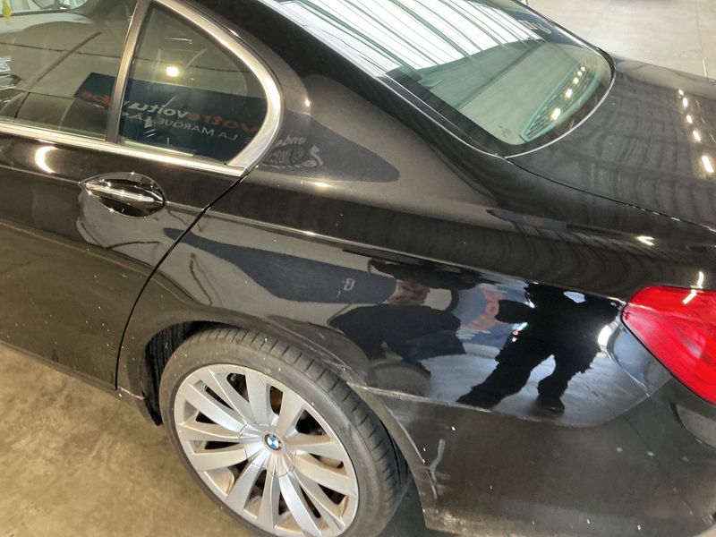 BMW 7er 740i 2010 – снимка 28