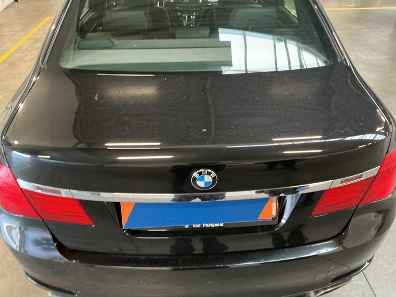 BMW 7er 740i 2010 – снимка 37