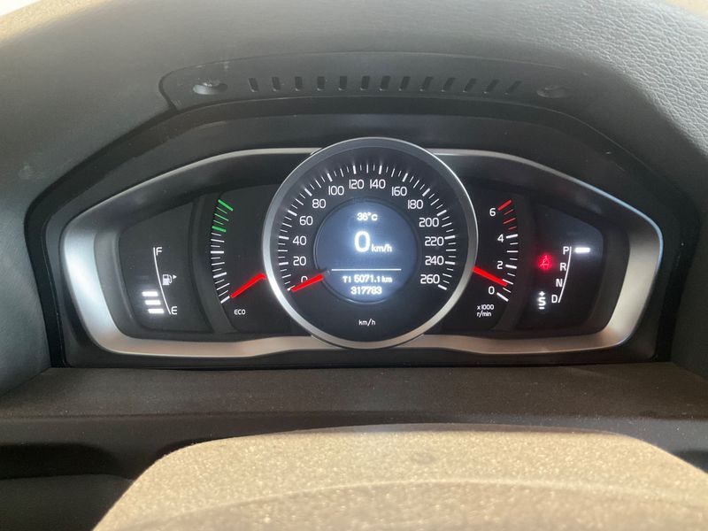 Volvo V60 2.0 D3 Kinetic 2013 – снимка 4