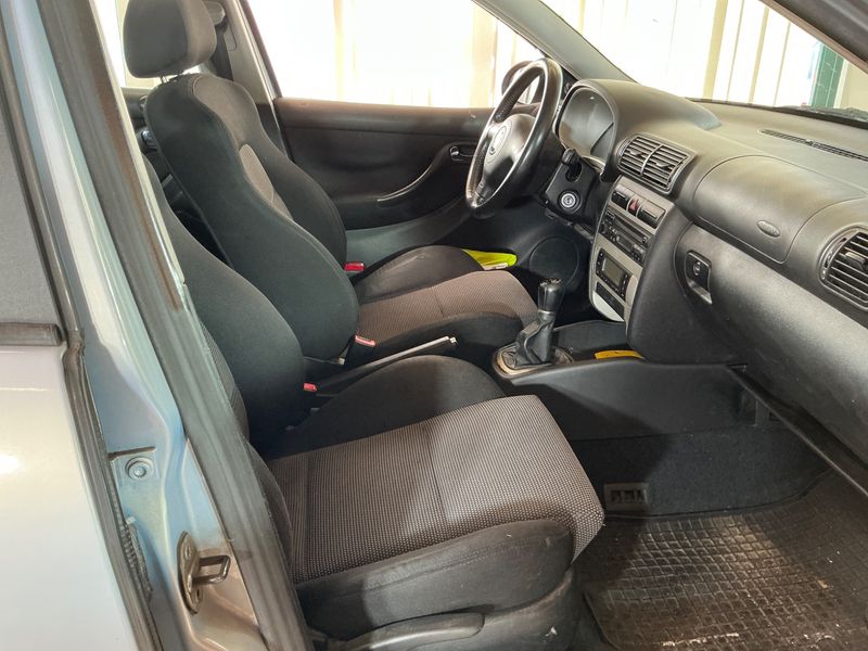 Seat Leon 1.9 TDI Stella 2005 – снимка 3