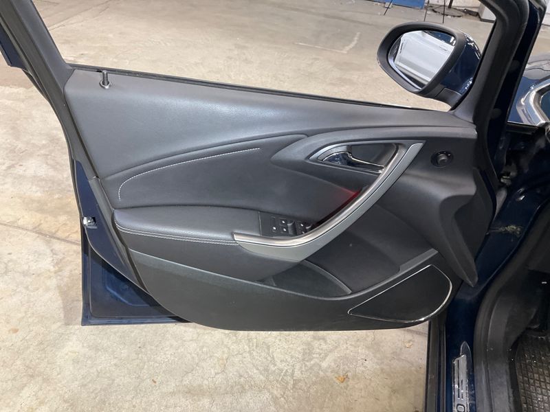 Opel Astra 1.4 Turbo Innovation 2011 – снимка 31