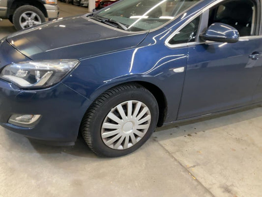 Opel Astra 1.4 Turbo Innovation 2011 – снимка 2