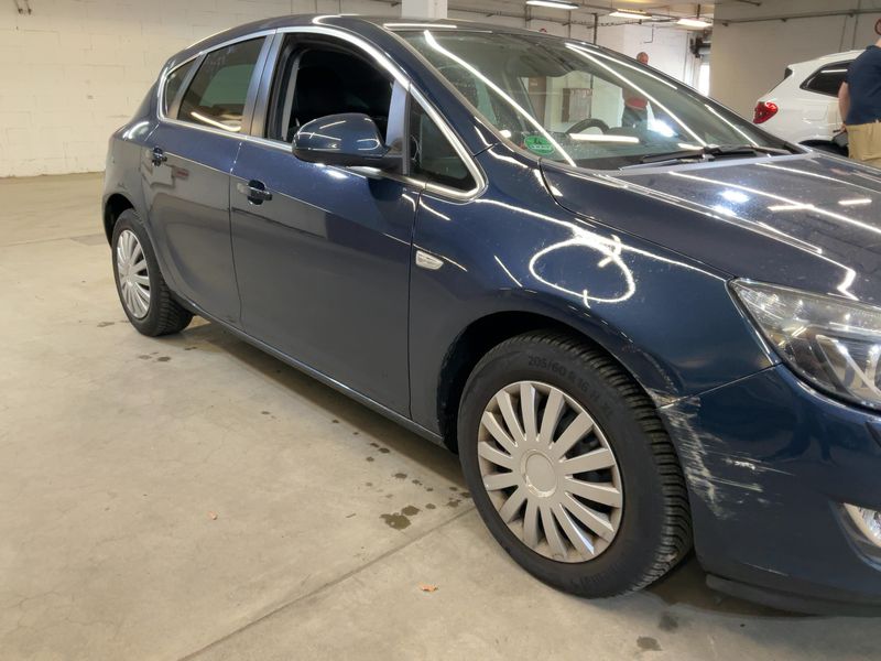 Opel Astra 1.4 Turbo Innovation 2011 – снимка 12