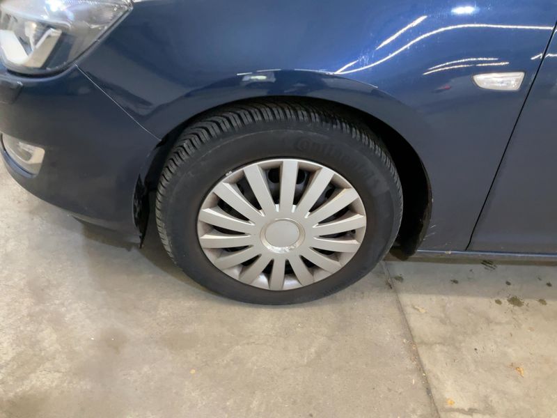 Opel Astra 1.4 Turbo Innovation 2011 – снимка 3